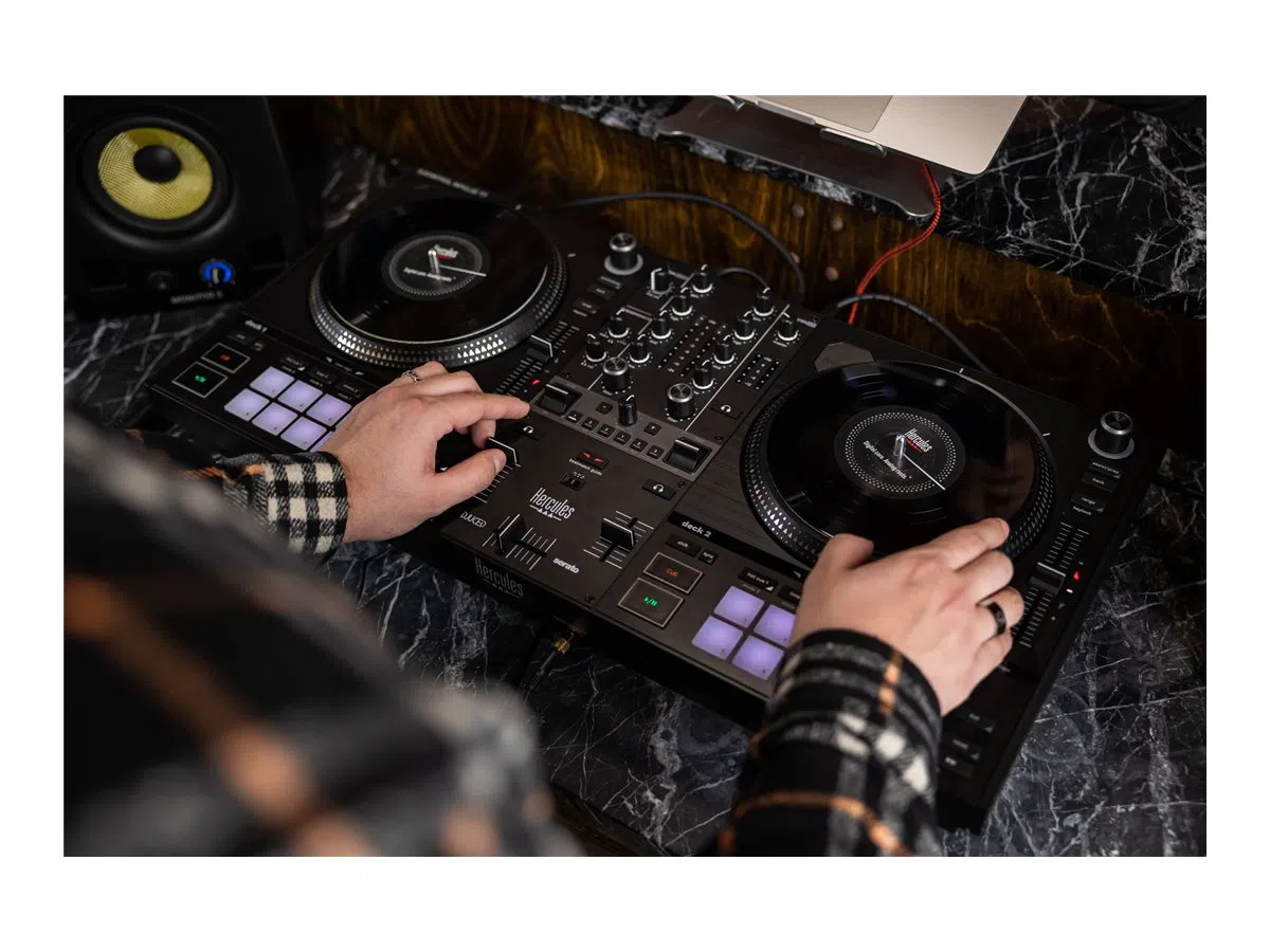 Hercules | DJControl Impulse T7 | USB connectivity