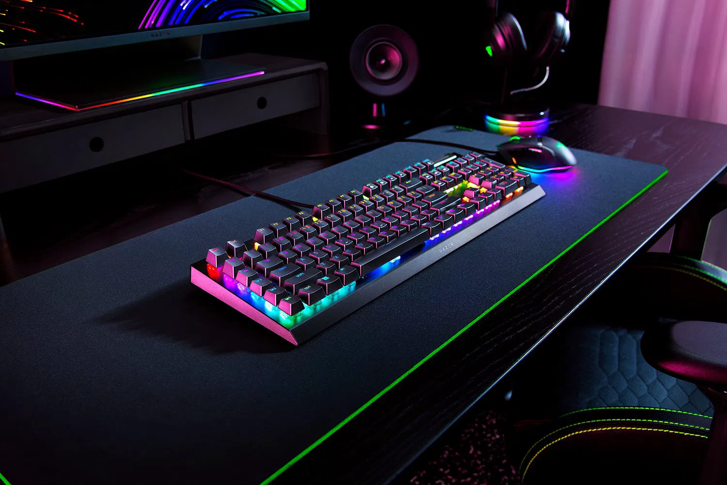 Razer | Mechanical Gaming Keyboard | BlackWidow V4 X | Mechanical Gaming Keyboard | Wired | US | Black | Yellow Mechanical Switches (Linear)